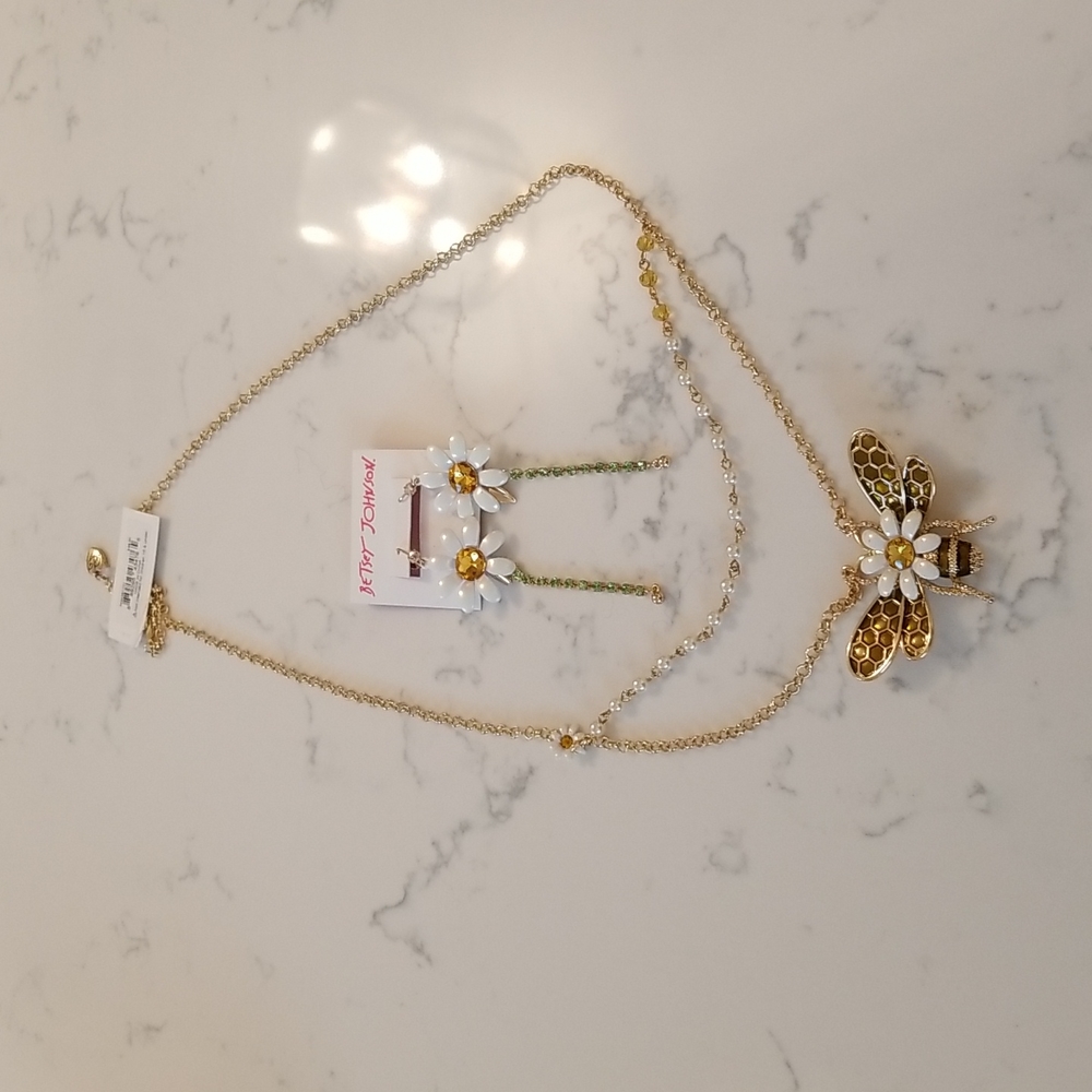 BETSEY JOHNSON BUMBLEBEE EARRINGS SET